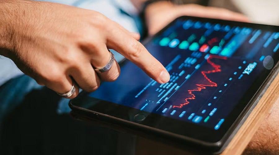 Indian Markets Open Mixed as Nifty Slips, Sensex Gains Amid Global Uncertainty